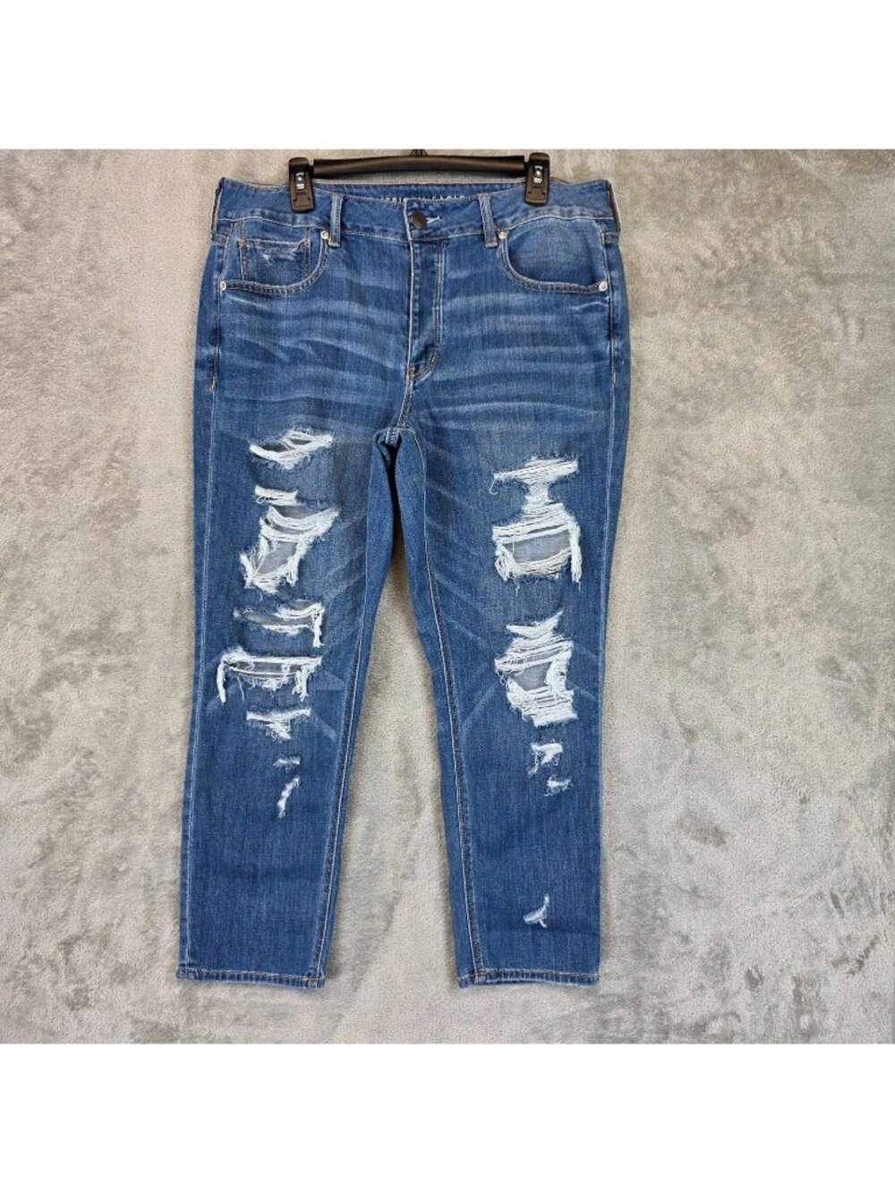 American Eagle Outfitters Tomgirl Jeans Womens 14 Short Blue Med Wash Distressed